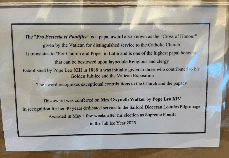 Gwenyth Walker receives Pro Ecclesia Pontifice